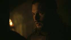 extant_GameOfThrones_8x01-Winterfell_4793