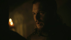extant_GameOfThrones_8x01-Winterfell_4795