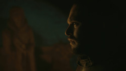 extant_GameOfThrones_8x01-Winterfell_4820