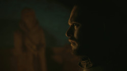 extant_GameOfThrones_8x01-Winterfell_4822