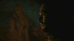 extant_GameOfThrones_8x01-Winterfell_4823