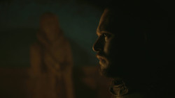 extant_GameOfThrones_8x01-Winterfell_4827