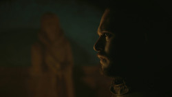 extant_GameOfThrones_8x01-Winterfell_4829