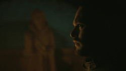 extant_GameOfThrones_8x01-Winterfell_4831