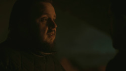 extant_GameOfThrones_8x01-Winterfell_4834