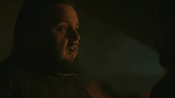 extant_GameOfThrones_8x01-Winterfell_4837