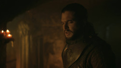 extant_GameOfThrones_8x01-Winterfell_4880