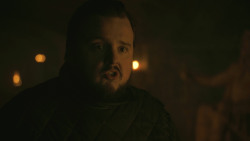 extant_GameOfThrones_8x01-Winterfell_4882