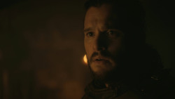 extant_GameOfThrones_8x01-Winterfell_4888