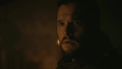 extant_GameOfThrones_8x01-Winterfell_4889