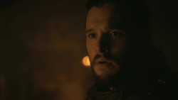 extant_GameOfThrones_8x01-Winterfell_4902