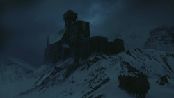 extant_GameOfThrones_8x01-Winterfell_4908