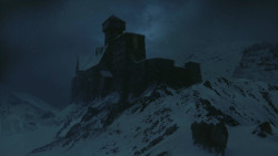 extant_GameOfThrones_8x01-Winterfell_4911