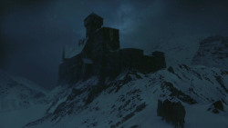 extant_GameOfThrones_8x01-Winterfell_4912
