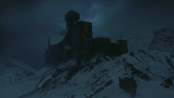extant_GameOfThrones_8x01-Winterfell_4915