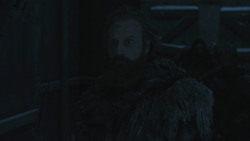 extant_GameOfThrones_8x01-Winterfell_4933