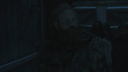 extant_GameOfThrones_8x01-Winterfell_4938