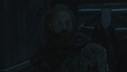 extant_GameOfThrones_8x01-Winterfell_4939
