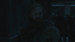extant_GameOfThrones_8x01-Winterfell_4940
