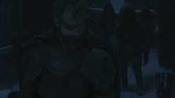 extant_GameOfThrones_8x01-Winterfell_4947