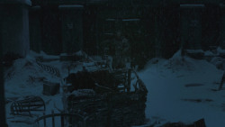 extant_GameOfThrones_8x01-Winterfell_4951