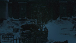 extant_GameOfThrones_8x01-Winterfell_4952