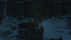 extant_GameOfThrones_8x01-Winterfell_4953