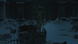 extant_GameOfThrones_8x01-Winterfell_4954