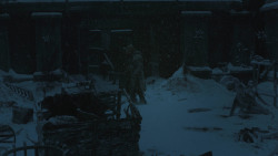 extant_GameOfThrones_8x01-Winterfell_4958