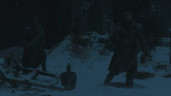 extant_GameOfThrones_8x01-Winterfell_4964