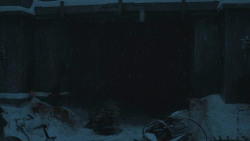 extant_GameOfThrones_8x01-Winterfell_4988