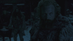 extant_GameOfThrones_8x01-Winterfell_5026