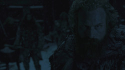 extant_GameOfThrones_8x01-Winterfell_5027