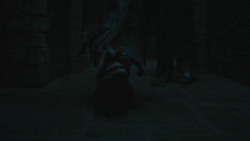 extant_GameOfThrones_8x01-Winterfell_5035