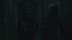 extant_GameOfThrones_8x01-Winterfell_5036