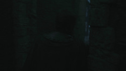 extant_GameOfThrones_8x01-Winterfell_5045