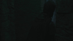 extant_GameOfThrones_8x01-Winterfell_5046