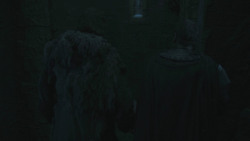 extant_GameOfThrones_8x01-Winterfell_5053