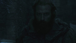 extant_GameOfThrones_8x01-Winterfell_5071