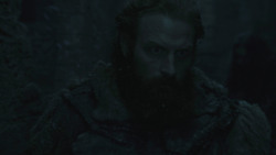 extant_GameOfThrones_8x01-Winterfell_5073