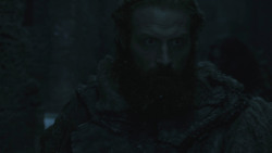 extant_GameOfThrones_8x01-Winterfell_5074