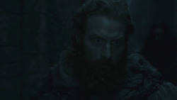 extant_GameOfThrones_8x01-Winterfell_5085