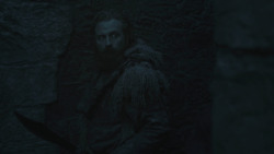 extant_GameOfThrones_8x01-Winterfell_5109