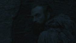 extant_GameOfThrones_8x01-Winterfell_5117