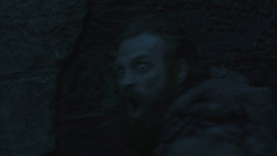 extant_GameOfThrones_8x01-Winterfell_5124