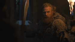 extant_GameOfThrones_8x01-Winterfell_5136