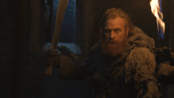 extant_GameOfThrones_8x01-Winterfell_5140