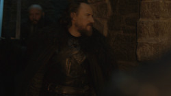 extant_GameOfThrones_8x01-Winterfell_5146