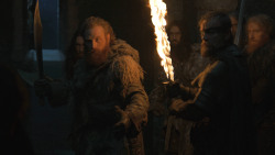 extant_GameOfThrones_8x01-Winterfell_5147