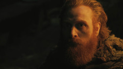 extant_GameOfThrones_8x01-Winterfell_5205